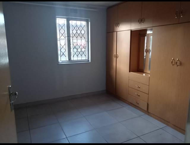 3 BEDROOM FLAT TO LET IN BRACKENHAM